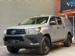 2020 Toyota Hilux 2.4 D-4d Active 4WD Euro 6 4dr (3.5t) in Silver — image 6