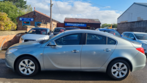 2010 Vauxhall Insignia 2.0 Cdti Se Nav in Silver — image 3