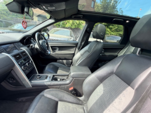 2017 Land Rover Discovery Sport Td4 Se Tech in Grey — image 2