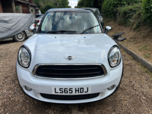 2015 MINI Paceman 1.6 Cooper Paceman in White — image 2