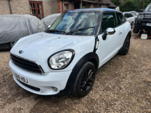 2015 MINI Paceman 1.6 Cooper Paceman in White — image 3