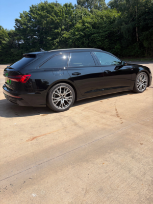2020 Audi A6 Avant 2.0 Tdi 40 Black Edition Estate 5dr Diesel S Tronic Euro 6 (s/s) (204 Ps) in Black — image 4
