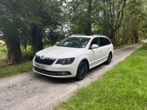 2014 Skoda Superb 2.0 Tdi Elegance in White — image 3