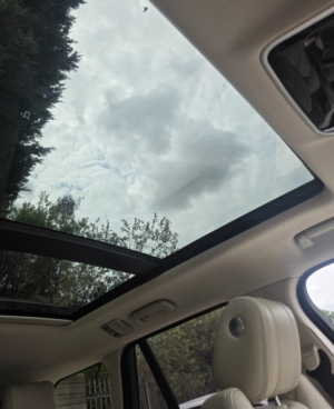 2015 Land Rover Range Rover 4.4 Sd V8 Vogue Se in Black — image 3