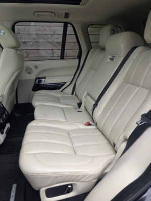 2015 Land Rover Range Rover 4.4 Sd V8 Vogue Se in Black — image 5