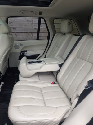 2015 Land Rover Range Rover 4.4 Sd V8 Vogue Se in Black — image 6