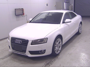 2011 Audi A5 2.0tfsi Quattro Jdm Import in White — image 2