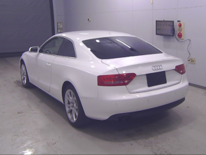 2011 Audi A5 2.0tfsi Quattro Jdm Import in White — image 3