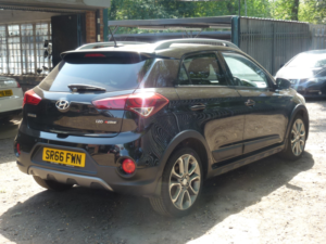 2017 Hyundai I20 1.0 T-Gdi Active Hatchback 5dr Petrol Manual Euro 6 (s/s) (100 Ps) in Black — image 4