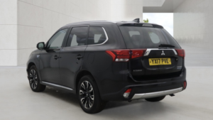 2017 Mitsubishi Outlander 2.0 H 12kwh 4h in Black — image 4