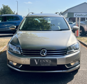 2014 Volkswagen Passat 2.0 Tdi Bluemotion Tech Executive in Brown — image 2