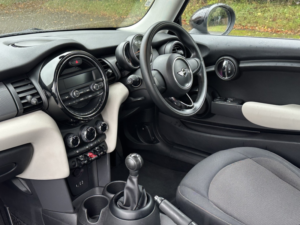 2014 MINI Hatch 1.5 Cooper 3-Door Hatch in Grey — image 3