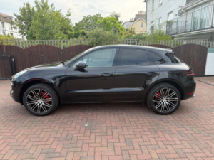 2014 Porsche Macan 3.6t V6 Turbo Pdk 4WD Euro 6 (s/s) 5dr in Black — image 4