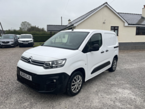 2019 Citroen Berlingo 1.5 Bluehdi 1000 Enterprise M in White — image 4