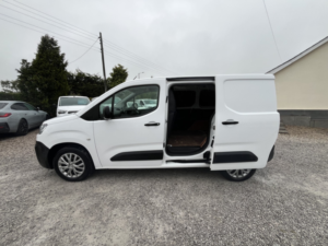2019 Citroen Berlingo 1.5 Bluehdi 1000 Enterprise M in White — image 6