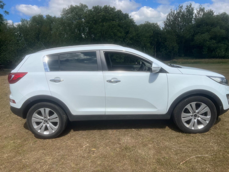 2013 Kia Sportage 2.0 Crdi Kx-4 in White — image 1