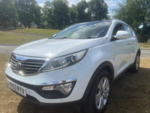 2013 Kia Sportage 2.0 Crdi Kx-4 in White — image 2