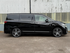 2010 Nissan Elgrand E52 2.5l Highway Star in Black — image 4
