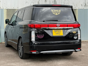 2010 Nissan Elgrand E52 2.5l Highway Star in Black — image 6