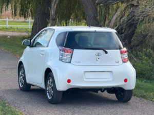 2009 Toyota Iq 1.0 Vvt-I 2 in White — image 2