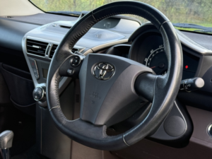 2009 Toyota Iq 1.0 Vvt-I 2 in White — image 6