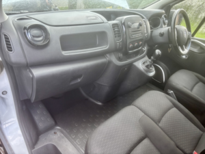 2018 Vauxhall Vivaro 1.6 Cdti 2900 Sportive 120 Lwb Eu6 Ulez in White — image 3