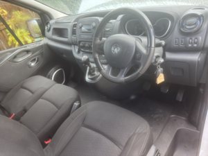 2018 Vauxhall Vivaro 1.6 Cdti 2900 Sportive 120 Lwb Eu6 Ulez in White — image 4