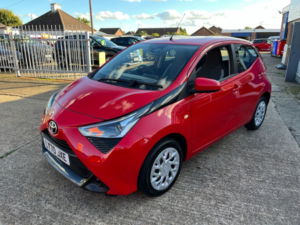 2021 Toyota Aygo 1.0 Vvt-I X-Play Hatchback 5dr Petrol X-Shift Euro 6 (safety Sense) (71 Ps) in Red — image 3