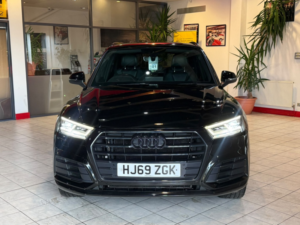 2019 Audi Q5 2.0 Tdi 40 Black Edition in Black — image 4