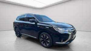 2018 Mitsubishi Outlander 2.0h 12kwh 4h CVT 4WD Euro 6 (s/s) 5dr in Black — image 6