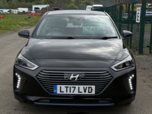 2017 Hyundai Ioniq 1.6 Ioniq Hev Prem Se 1.6 Gdi in Black — image 2