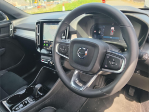 2025 Volvo Xc40 2.0 B3 Mhev Plus Dark SUV 5dr Petrol Hybrid Dct Auto Euro 6 (s/s) (163 Ps) in Blue — image 3