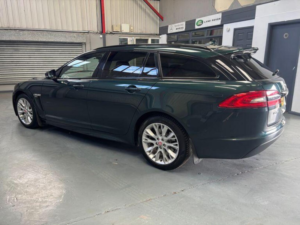 2014 Jaguar Xf 2.2d R-Sport Sportbrake Auto Euro 5 (s/s) 5dr in Green — image 5
