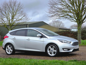 2017 Ford Focus 1.0t Ecoboost Titanium Euro 6 (s/s) 5dr in Silver — image 2