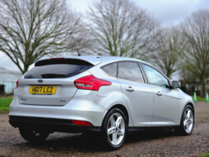 2017 Ford Focus 1.0t Ecoboost Titanium Euro 6 (s/s) 5dr in Silver — image 6