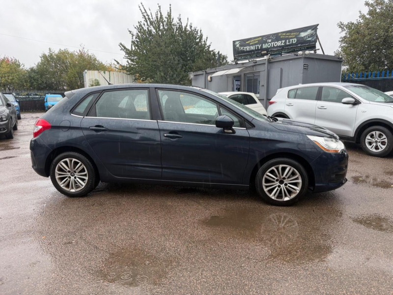 2014 Citroen C4 1.6 Hdi 16v Vtr+ Euro 5 5dr in Blue — image 1