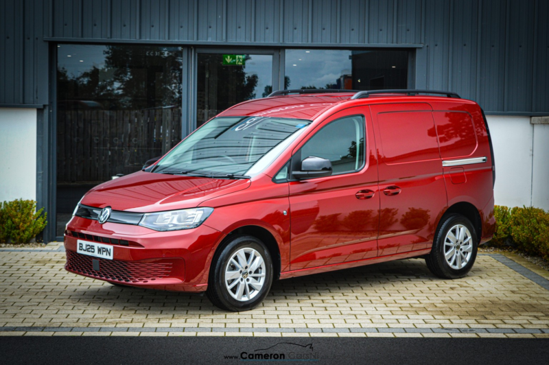 2025 Volkswagen Caddy 2.0 Tdi C20 Commerce Pro in Red — image 1