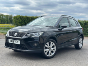 2019 SEAT Arona 1.6 Tdi Se Technology Lux Euro 6 (s/s) 5dr in Black — image 3