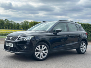 2019 SEAT Arona 1.6 Tdi Se Technology Lux Euro 6 (s/s) 5dr in Black — image 4