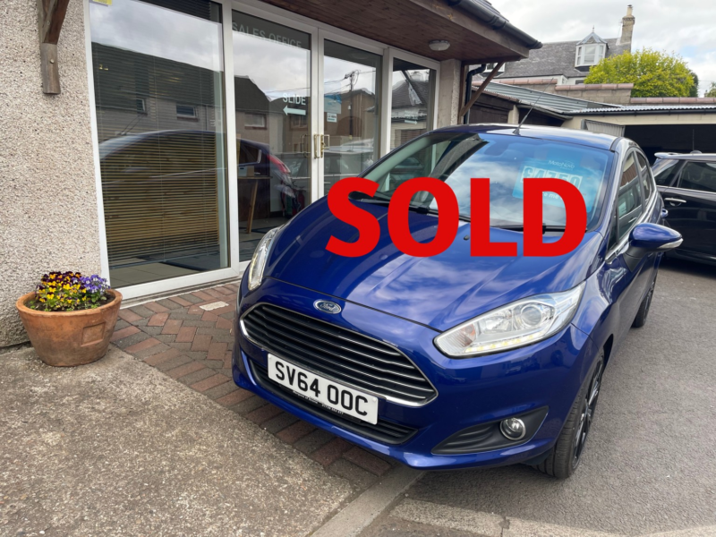 2014 Ford Fiesta 1.0 T Ecoboost Titanium in Blue — image 1