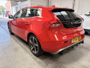 2014 Volvo V40 1.6 D2 R-Design in Red — image 3