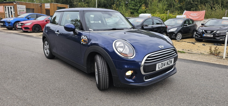 2014 MINI Hatch 1.2 One 3-Door Hatch in Blue — image 1