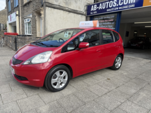 2009 Honda Jazz 1.4 I-Vtec Es in Red — image 3
