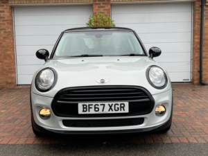 2017 MINI Hatch 1.5 Cooper Euro 6 (s/s) 3dr in Silver — image 2