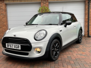 2017 MINI Hatch 1.5 Cooper Euro 6 (s/s) 3dr in Silver — image 6