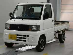2004 Mitsubishi Minicab V Type in White — image 3