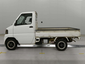 2004 Mitsubishi Minicab V Type in White — image 4