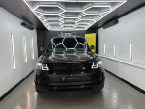 2019 Land Rover Range Rover 3.0 Sd V6 Vogue in Grey — image 2