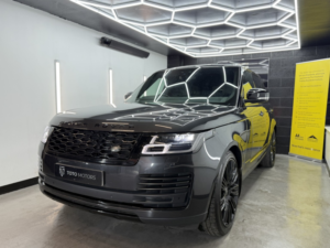 2019 Land Rover Range Rover 3.0 Sd V6 Vogue in Grey — image 5