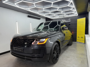 2019 Land Rover Range Rover 3.0 Sd V6 Vogue in Grey — image 6